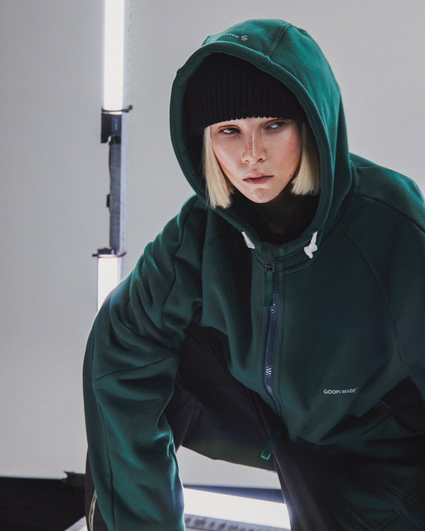 【GOOPiMADE x master-piece 】 “MEquip-H3“ Mantle Logo Hooded Sweat Jacket GREEN
