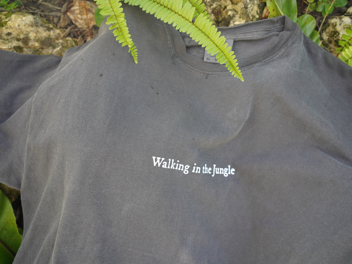Narrative Original / Walking in the jungle T-Shirts