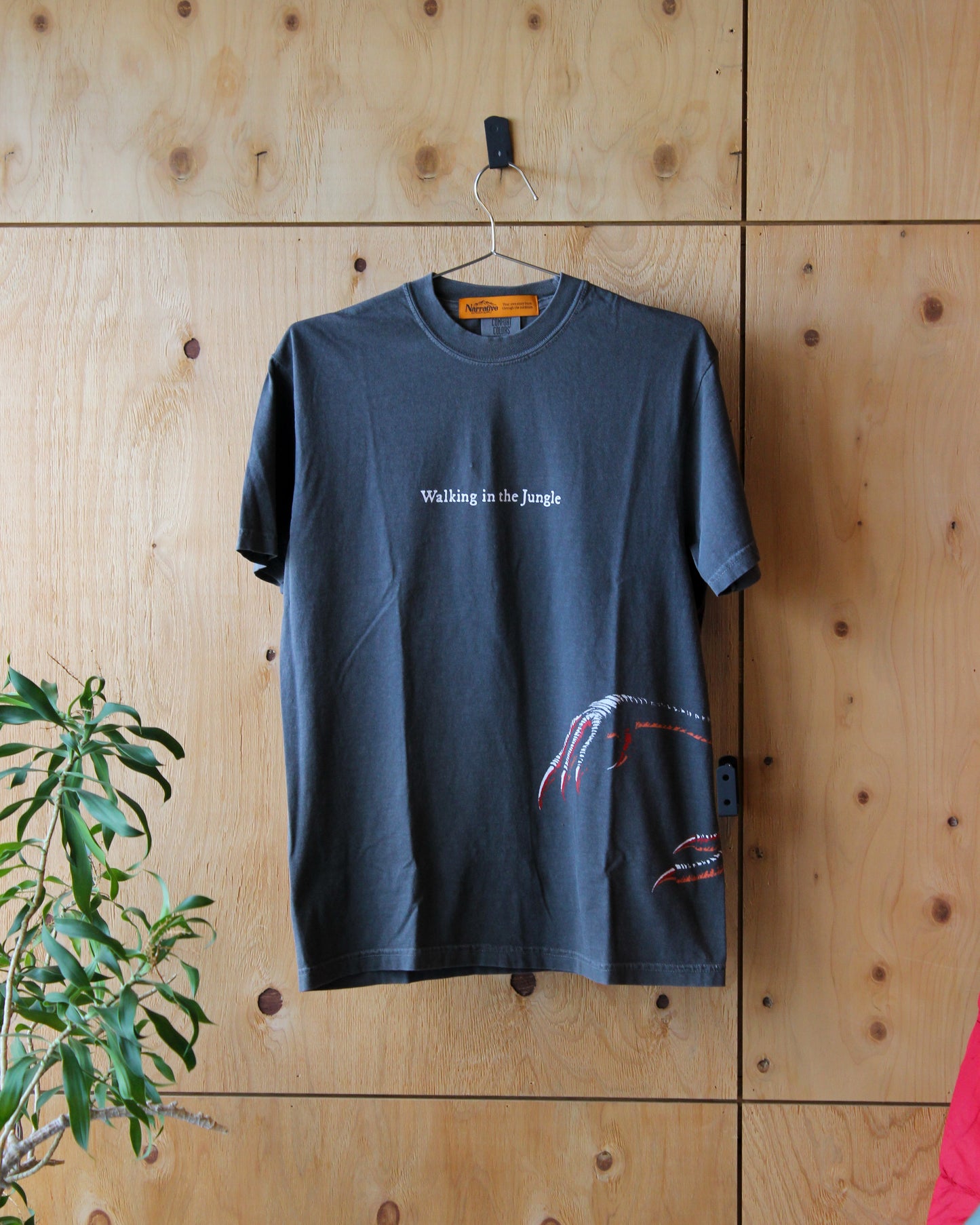 Narrative Original / Walking in the jungle T-Shirts